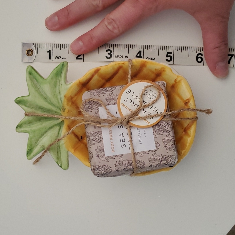 New! Sea salt pineapple scented bar soap with pineapple dish